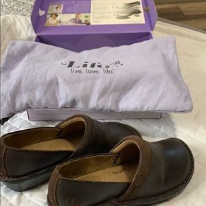 Lila suregrip clogs